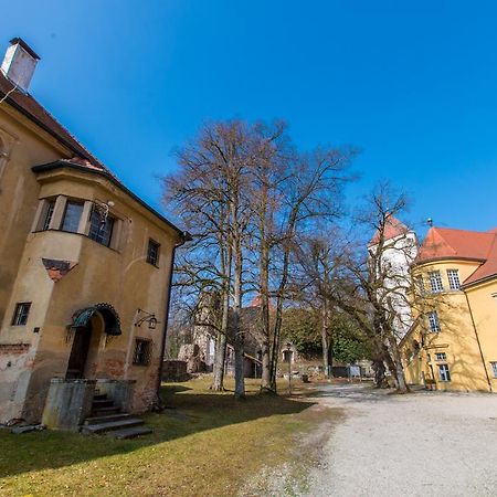 Hotel Schloss Neuburg - Hoftaferne Neuburg am Inn Zewnętrze zdjęcie